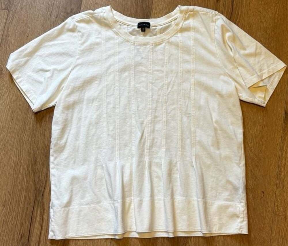 Buckle Black Women's Off-White Short Sleeve Pleated Detail Crew Neck T-Shirt